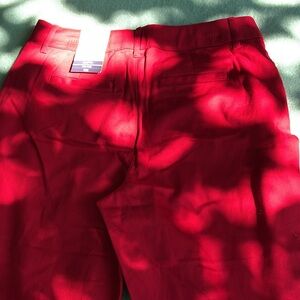 NWT St. John's Bay Red Capri Pants Mid-Rise Easy Fit Through Hip & Thigh 6